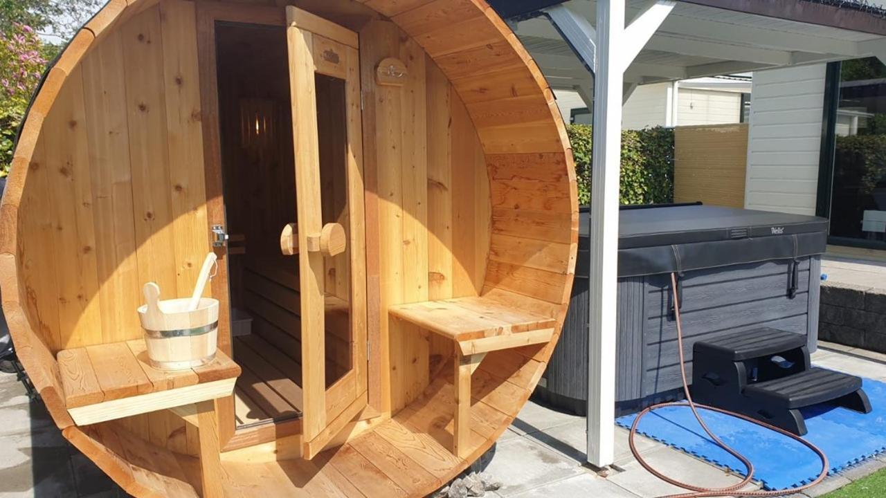 Chalet Buutengeweun, Met Luxe Jacuzzi En Tonsauna Синт-Анналанд Экстерьер фото