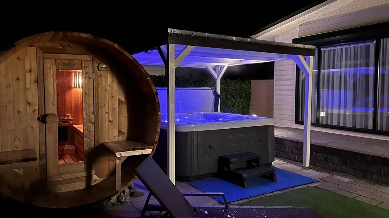 Chalet Buutengeweun, Met Luxe Jacuzzi En Tonsauna Синт-Анналанд Экстерьер фото