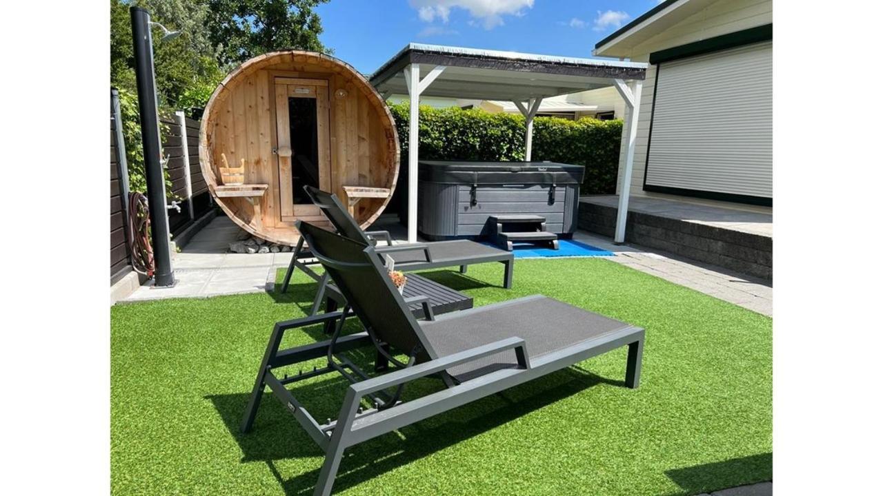 Chalet Buutengeweun, Met Luxe Jacuzzi En Tonsauna Синт-Анналанд Экстерьер фото
